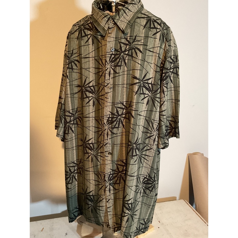 Concepts by Claiborne‎ Mens XL Green Black Palm Stripe Rayon Button Down Shirt